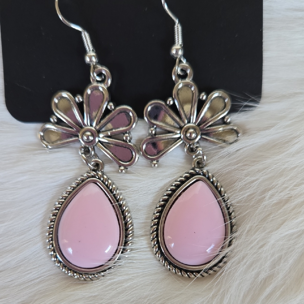 E-027- NWT Paparazzi Silver Tone "Brightly Blooming" Pink Earrings